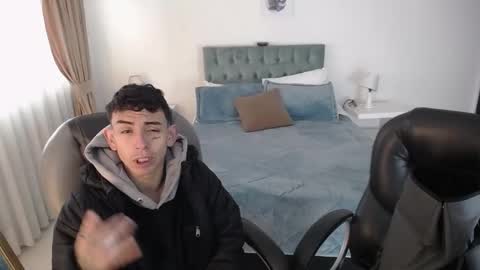 Snapshot of katnia_and_marcuz chatting on March 8, 12:09 pm Katnia and Marcuz online show from March 8, 12:09 pm