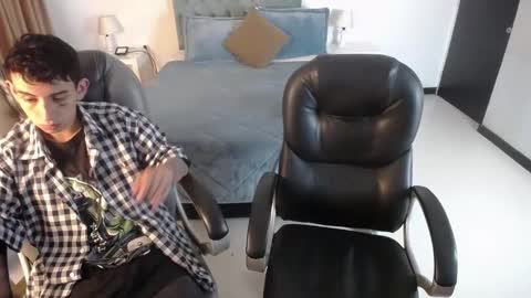 Snapshot of katnia_and_marcuz chatting on February 25, 12:16 pm Katnia and Marcuz online show from February 25, 12:16 pm