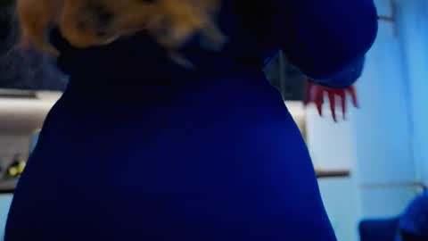 katniss_k online show from November 7, 6:05 am