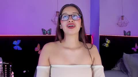 .... Katniss .... online show from February 26, 4:16 am