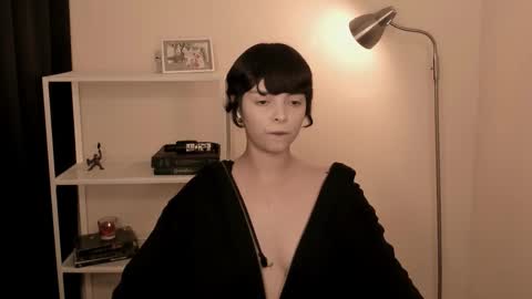 katsuro online show from November 11, 8:33 pm