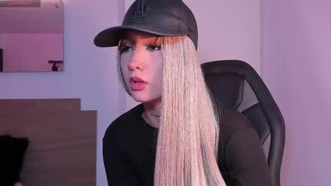 katta_martini_ online show from November 20, 11:42 am