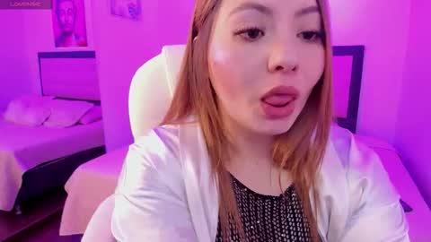 katte_adams online show from November 11, 1:35 pm