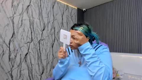 katteyes_ online show from April 1, 8:28 pm