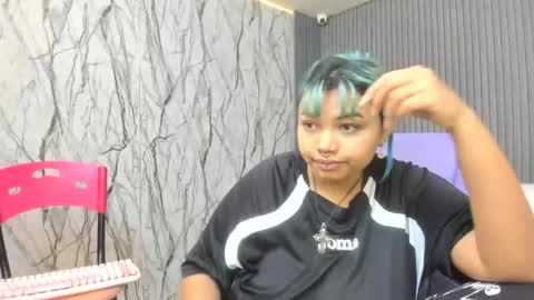 katteyes_ online show from April 2, 9:00 pm