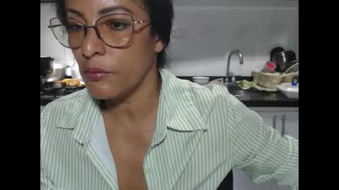 KattleyaGrey online show from November 12, 8:22 pm