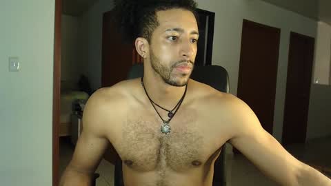 Snapshot of kaurilop chatting on December 3, 2:31 am Kauri Lop online show from December 3, 2:31 am