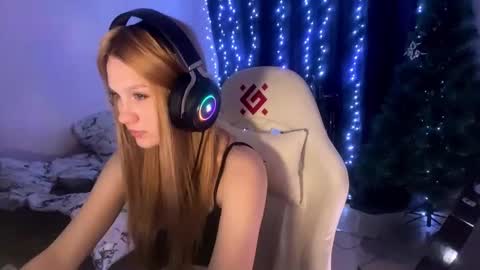 Amia online show from February 12, 7:06 pm