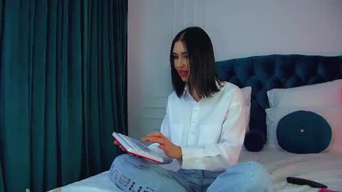 Kayla online show from June 23, 6:32 am