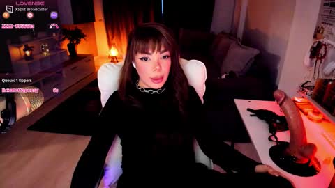 kaylee online show from March 25, 4:36 pm