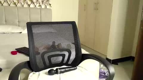 Snapshot of kayleeeee_ee chatting on October 23, 1:51 am Kaylee online show from October 23, 1:51 am