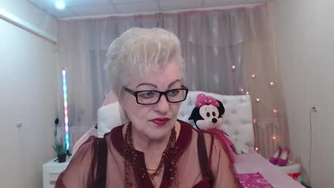 kaylesmoll online show from September 16, 6:44 pm