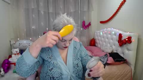 kaylesmoll online show from February 22, 7:14 pm