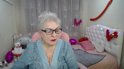 kaylesmoll online show from March 5, 4:02 am