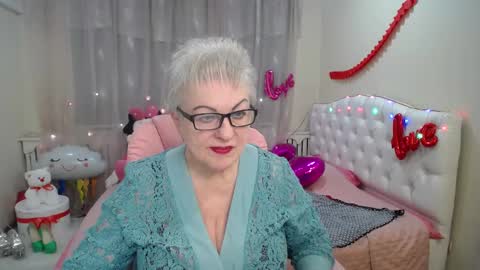 kaylesmoll online show from March 11, 10:53 pm