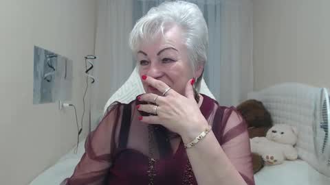 kaylesmoll online show from September 9, 6:30 pm