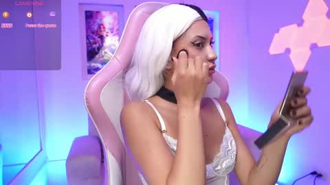 Kayra online show from March 1, 2:44 pm