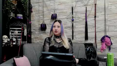 Miss Kazia online show from January 11, 1:44 am