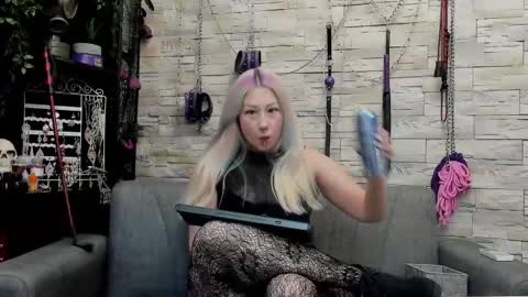 Miss Kazia online show from May 5, 1:01 am