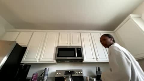 Keephimcum69me online show from April 18, 12:18 pm