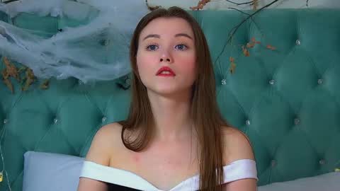 Keira online show from November 2, 6:13 am