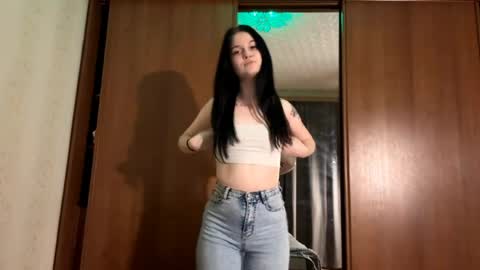 Bella online show from March 31, 3:56 pm