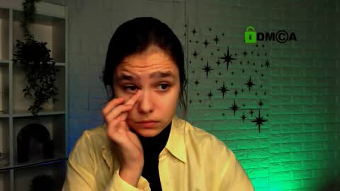 kelly_may1 online show from November 9, 10:30 am