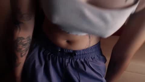 Snapshot of kelly_queenpussy chatting on October 5, 6:37 pm KEY online show from October 5, 6:37 pm