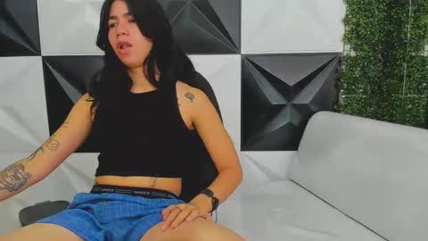 Snapshot of kelly_queenpussy chatting on October 16, 8:51 pm KEY online show from October 16, 8:51 pm