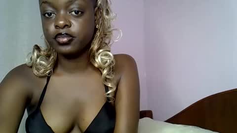 kellymine_ online show from March 22, 10:03 pm