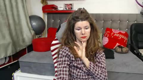 kelly online show from February 10, 12:02 am