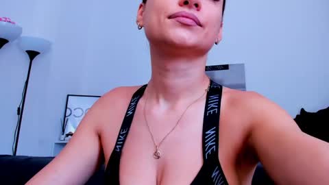 kellysmits online show from June 5, 6:52 am