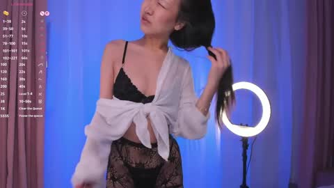 kellyy_bern online show from May 27, 1:57 am
