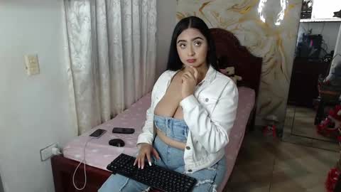 Snapshot of kendall_morry chatting on October 13, 7:21 am kendall  online show from October 13, 7:21 am