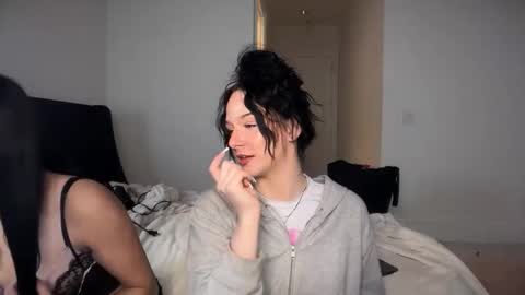 kendallmonroee online show from December 20, 11:22 pm