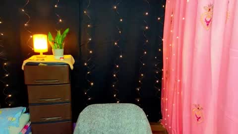 Kendall  online show from February 11, 4:55 pm