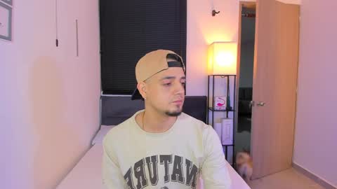 kendel_dimitri online show from April 3, 5:25 am