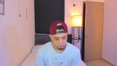 kendel_dimitri online show from April 5, 9:28 am