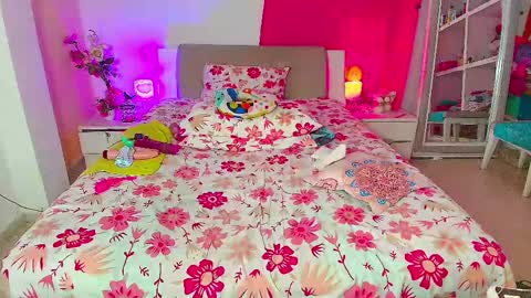 kendra_love31 online show from May 24, 4:31 am