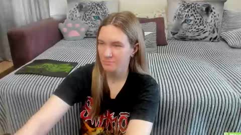 Kendra online show from May 8, 1:22 am