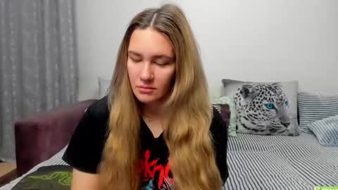 Kendra online show from November 6, 1:08 am