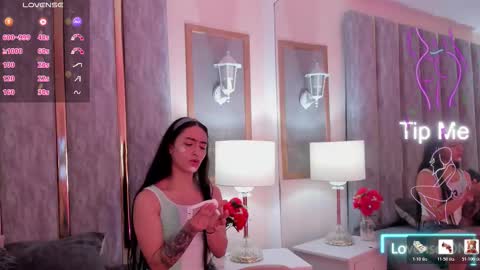 keniavelvet  online show from March 5, 4:05 pm