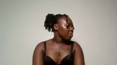 kenyan_goddess online show from March 28, 10:22 pm