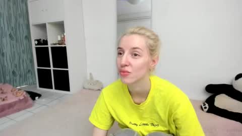 Kenzie online show from June 21, 1:39 pm