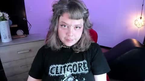 Kenzie online show from November 2, 4:45 am