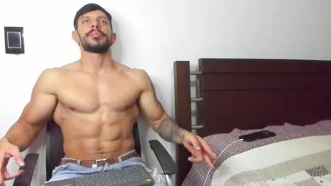 kevin_malone22 online show from September 26, 3:36 am