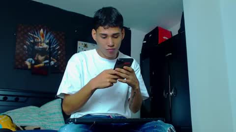 Snapshot of kevin_marlon chatting on March 6, 5:11 pm Kevin  y marlon online show from March 6, 5:11 pm