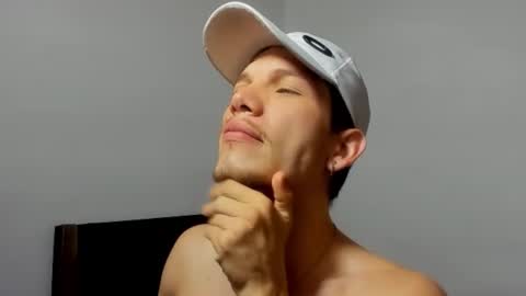 Snapshot of kevinkewma chatting on October 16, 12:27 pm kevinkewma online show from October 16, 12:27 pm