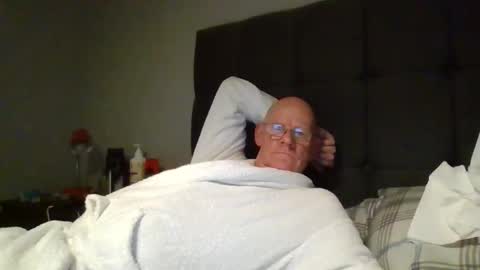 kevlooking4sez online show from November 9, 11:51 pm