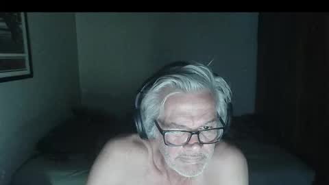 Snapshot of kevwestunder9696 chatting on October 1, 11:20 am kevwestunder9696 online show from October 1, 11:20 am